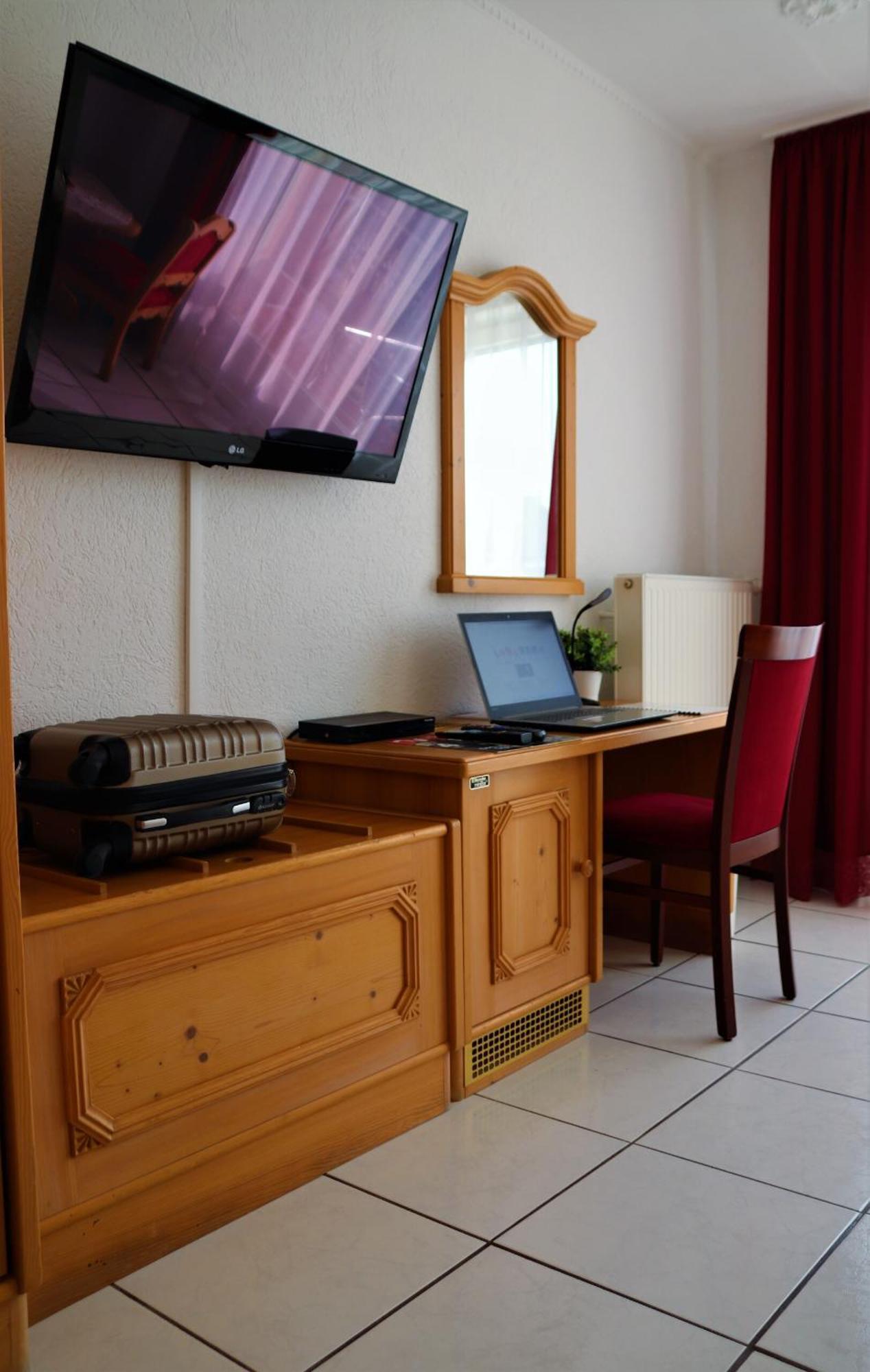 Hotel Weinhaus Wiedemann Ginsheim-Gustavsburg Quarto foto